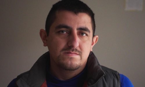 Migrante con 8 fracturas en el cráneo durante arresto de ICE dice que la golpiza fue injustificada