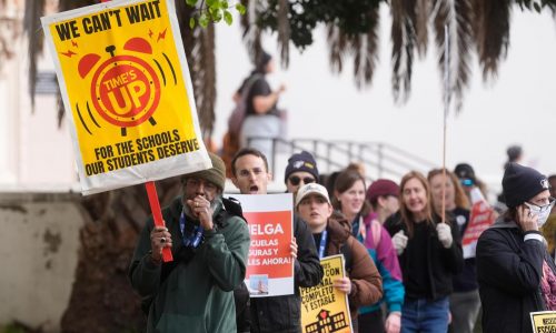 Incertidumbre en San Francisco mientras huelga de maestros deja a 50.000 alumnos sin clases