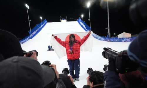 Japón gana otra medalla en snowboard mientras la reina del big air, Anna Gasser, se despide