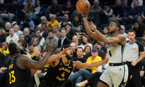 Fox y Wembanyama guían a Spurs a 6ta victoria seguida, 126-113 ante Warriors