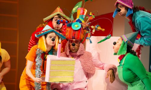 Review: CTC’s bilingual ‘Go, Dog. Go!’ could be the clowning kids need