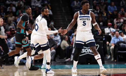 Mike Conley re-signs with Timberwolves, will practice Wednesday