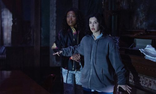 Review: With a dose of paranoia and a charming cast, ‘The ‘Burbs’ draws you into its mystery