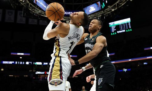 Timberwolves fall at home to lowly Pelicans