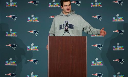 Drake Maye atribuye su éxito con los Patriots a ser el menor de 4 exitosos deportistas colegiales