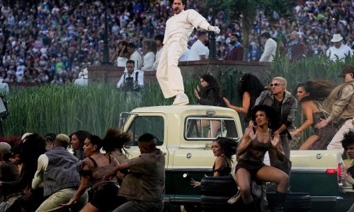 Bad Bunny lleva la historia y cultura de Puerto Rico a un revolucionario show de Super Bowl