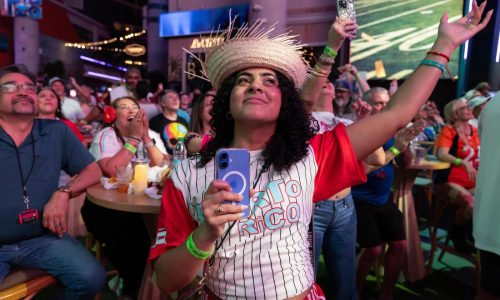 Puerto Rico se detiene 13 minutos para aplaudir la historia y celebrar el éxito de Bad Bunny