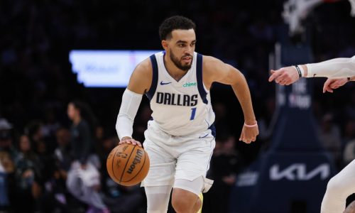 Mavericks cortan a Tyus Jones, jugador involucrado en el canje por Anthony Davis