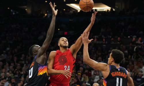Clingan anota 23 puntos y guía a los Trail Blazers ante unos Suns mermados 92-77