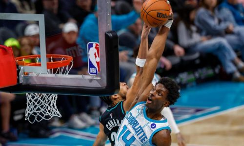 Miller anota 26 y Hornets vencen 109-93 a Trail Blazers para cuarta victoria seguida