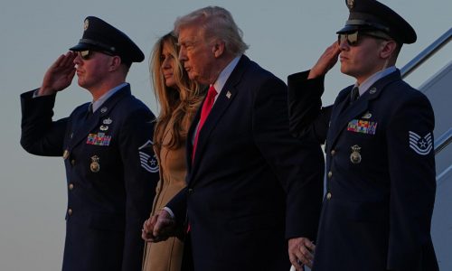 Empresa de Trump solicita marca para aeropuertos que usen su nombre