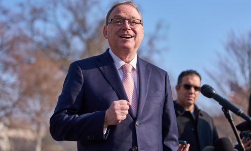 WH adviser Hassett urges ‘discipline’ for Fed economists over tariff study