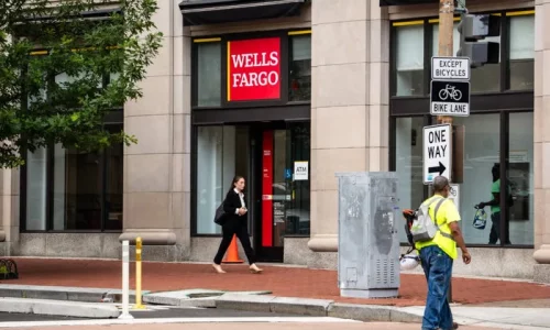 Wells Fargo Follows JPMorgan in Cutting Ties With Shareholder Proxy Advisers