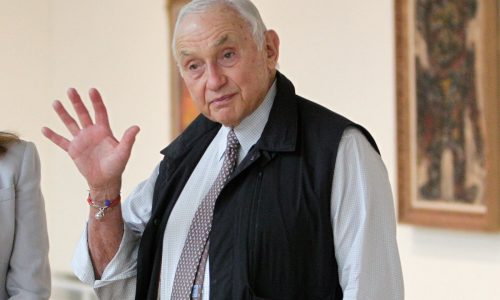 Billionaire Les Wexner says he was ‘duped’ by adviser Jeffrey Epstein, ‘a world-class con man’
