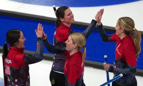 Olympic curling: Team Peterson steals one from China, now 4-1 in pool play