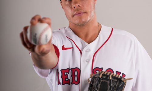 Red Sox right-hander shut down with elbow pain, undergoes MRI