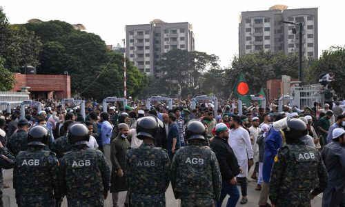 Bangladesh trabaja con India para extraditar a sospechosos de asesinato de activista