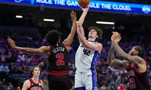 Westbrook suma otro triple-doble en triunfo de Kings 126-110 sobre Bulls