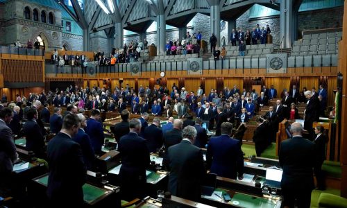 Carney convoca elecciones especiales en 3 distritos canadienses, podría lograr mayoría