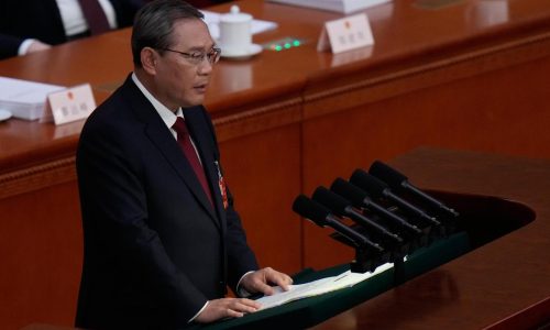 China fija una meta de crecimiento más baja del 4,5% al 5% para 2026 ante un panorama complejo