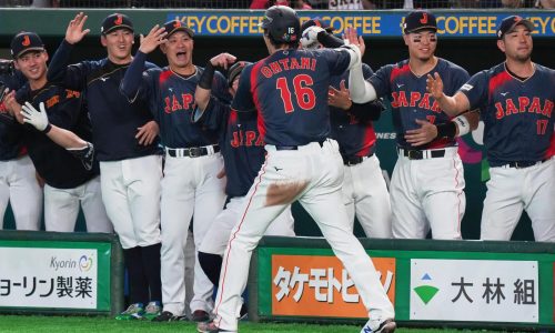 Shohei Ohtani conecta un grand slam en su estreno en el Clásico Mundial