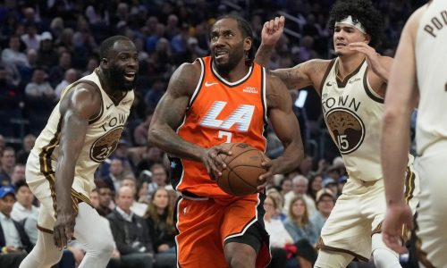 Kawhi Leonard lidera una remontada furiosa de 17 puntos y los Clippers vencen 114-101 a Warriors