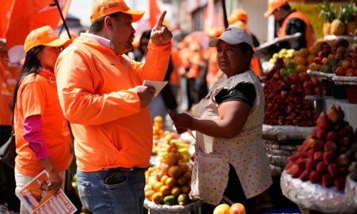 Partido exFARC se juega su futuro: por primera vez busca miles de votos para seguir en el Congreso