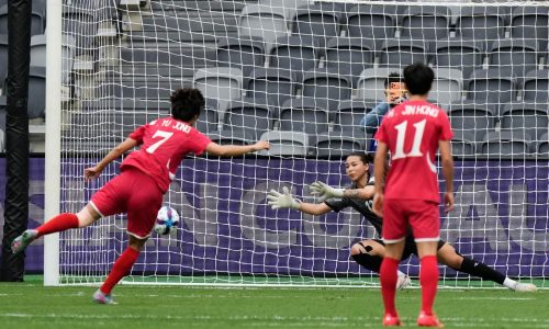 Triplete de Myong Yu Jong impulsa a Corea del Norte ante Uzbekistán en Copa Asia femenina