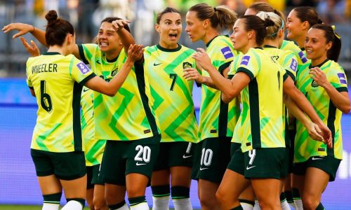 Cabezazo de Kerr ayuda a Australia a vencer a Filipinas en debut de Copa Asiática femenina