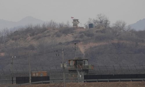 EEUU inicia una gran maniobra militar con Corea del Sur mientras libra una guerra en Oriente Medio