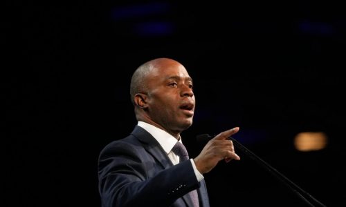 Fearing GOP upset, top California Democrat urges lagging candidates for governor to drop out of race