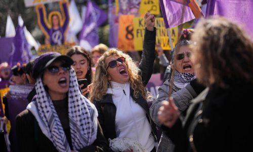 Imágenes muestran a mujeres conmemorando el Día Internacional de la Mujer
