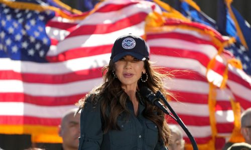 Jueza pausa política que exige a legisladores un aviso de 7 días para visitar instalaciones del ICE