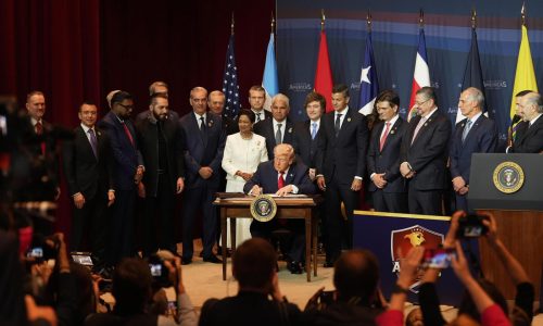 Trump alienta a líderes de América Latina a usar a sus ejércitos contra cárteles