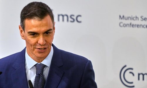 Sánchez dice “no a la guerra” en Irán pese a la amenaza comercial de Trump a España