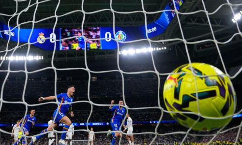 Fiorentina y Pisa pierden en noche sombría para clubes que luchan por no descender en Serie A