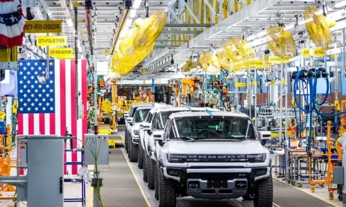 GM Sees No Immediate Demand Shift as Iran War Pushes Up Gas Prices