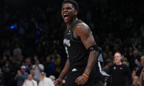 Anthony Edwards anota 41 y Timberwolves vencen a Grizzlies 117-110 para hilar 4ta victoria