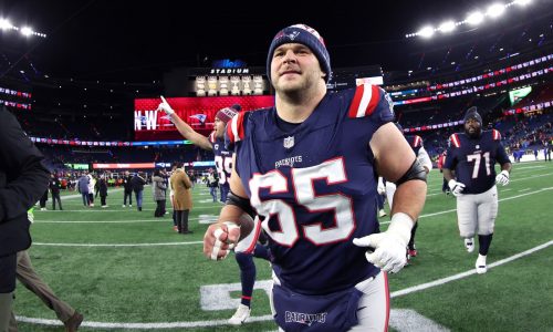 Source: Patriots trading C Garrett Bradbury to Bears for draft pick