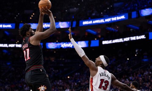 Joel Embiid se perderá al menos 3 partidos de los 76ers por distensión en el oblicuo derecho