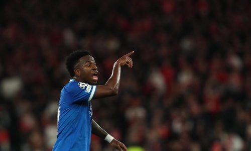 Infantino sugiere expulsar a jugadores por taparse la boca en una confrontación