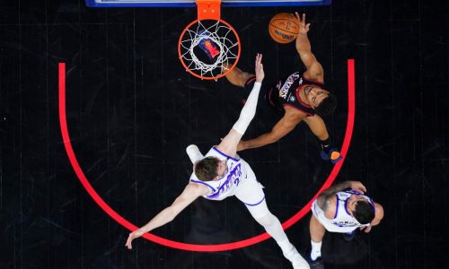 Tiros libres de Quentin Grimes al final ayudan a 76ers, que condenan al Jazz a 7ma derrota seguida
