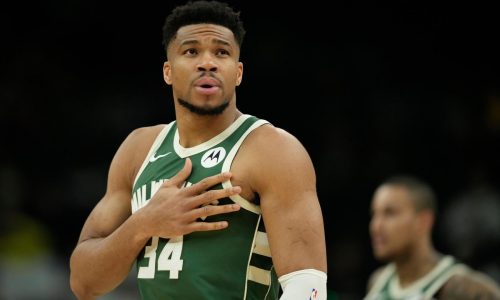 Antetokounmpo anota 27 y los Bucks vencen 113-99 al Jazz para cortar racha de 4 derrotas