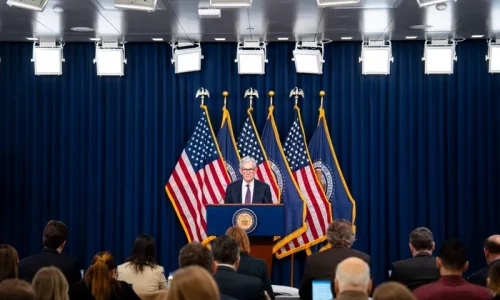 Jerome Powell Plans to Remain Fed Chair Until Kevin Warsh Is Confirmed