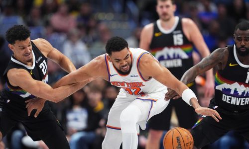 Knicks aplastan 142-103 a Nuggets, que pierden al base Murray por lesión