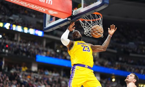 LeBron James rompe récord de tiros de campo pero Lakers caen 120-113 ante Nuggets