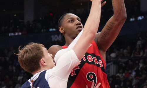 Barrett anota 31, su máximo de la temporada, y supera 8.000 puntos en paliza de Raptors a Mavericks