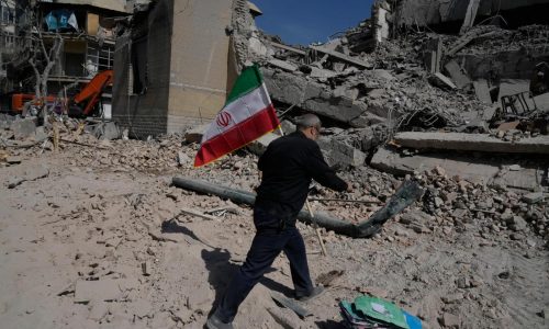 Canciller iraní dice que EEUU “lamentará amargamente” el precedente que sentó al hundir una fragata