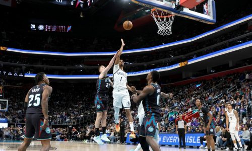 Nets cortan racha de 10 derrotas al remontar 23 puntos y sorprender 107-105 a Pistons