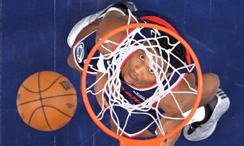 Leonard anota 29 y Clippers vencen a Pacers 130-107 para su 3ra victoria seguida